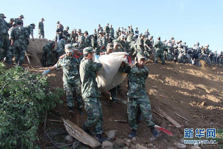 岷县地震已89人遇难800余人受伤 “挖山”搜救