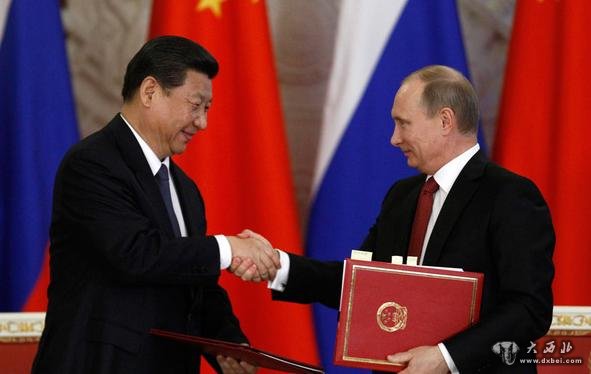 3月22日，正在俄罗斯进行访问的中国国家主席习近平与俄罗斯总统普京共同出席中俄合作签约仪式。