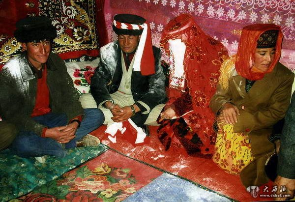 塔吉克族婚俗